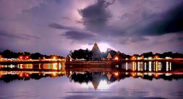 640px-0_Madurai_Teppakulam_illuminated