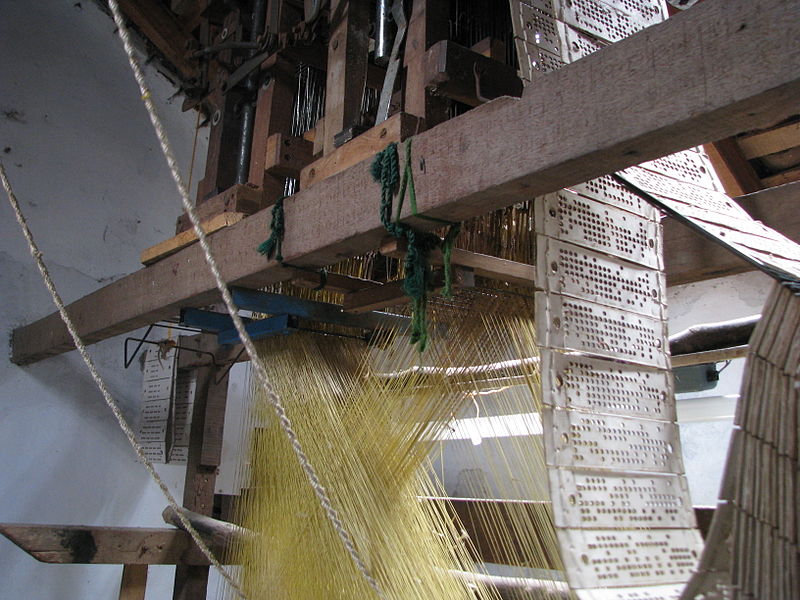 Complicated_hand-loom_for_silk_weaving_Kanchipuram_Tamil_Nadu